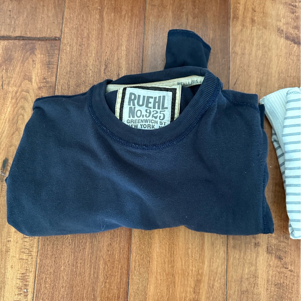 Ruehl navy blue sweater - M